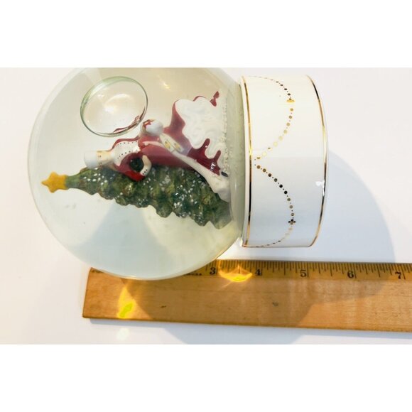 Royal Doulton Snow Globe Pretty Lady Christmas Day Figurine HN5523 #834 - Picture 10 of 11